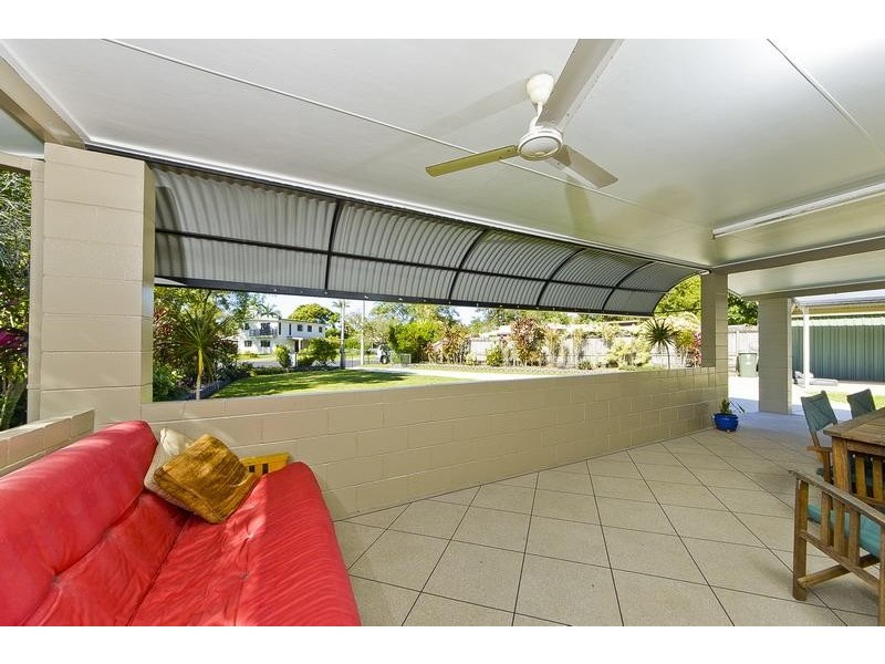6 Penda Close, Manoora QLD 4870