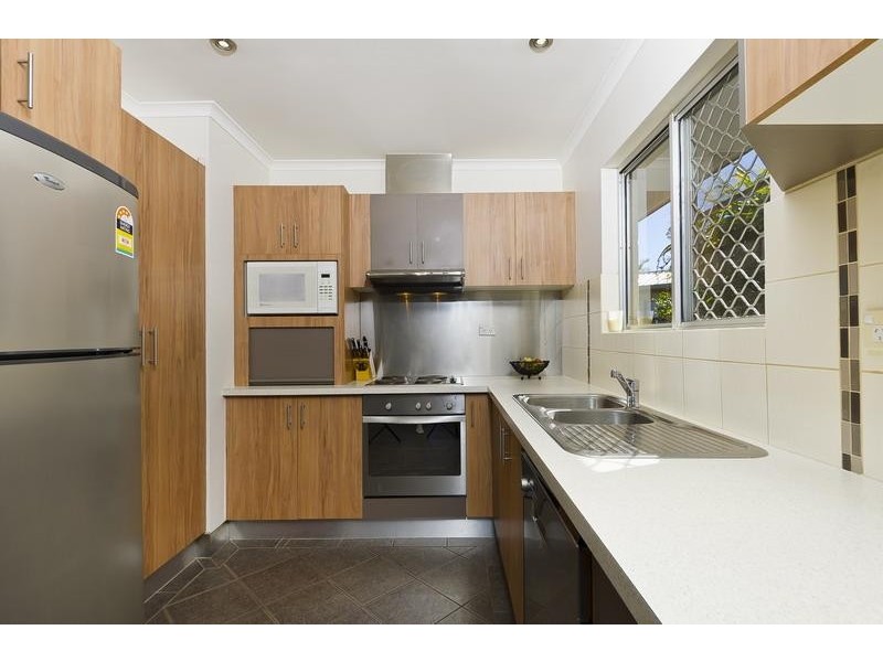 6 Penda Close, Manoora QLD 4870