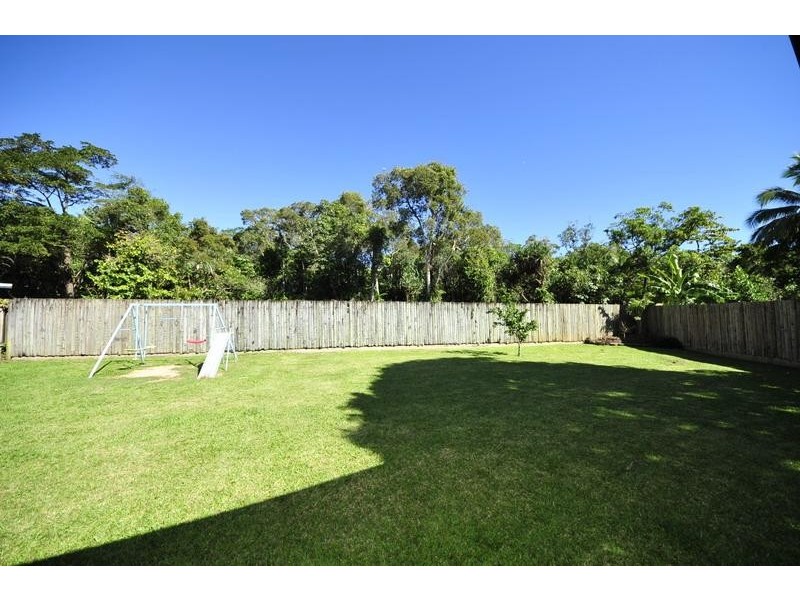 6 Penda Close, Manoora QLD 4870