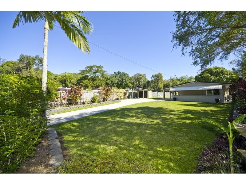 6 Penda Close, Manoora QLD 4870