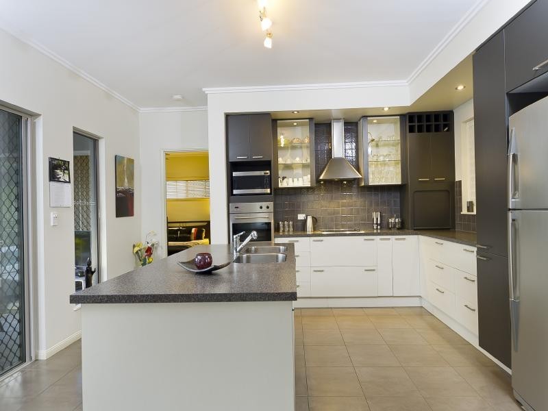 6 Tanjong Cl, Kewarra Beach QLD 4879