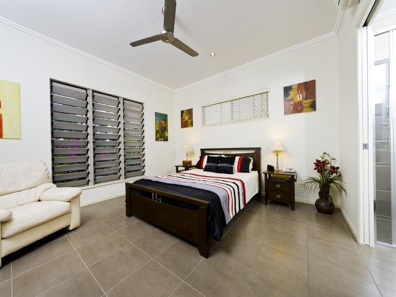 6 Tanjong Cl, Kewarra Beach QLD 4879