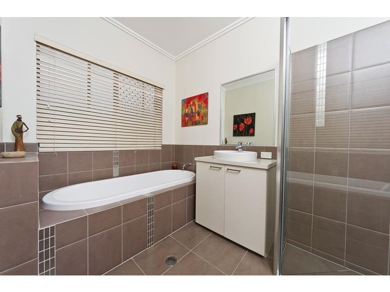 6 Tanjong Cl, Kewarra Beach QLD 4879