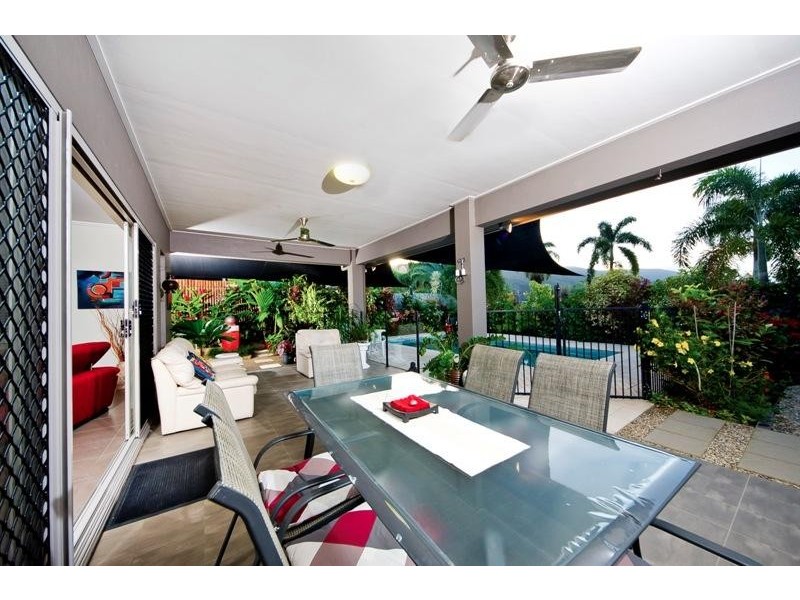 6 Tanjong Cl, Kewarra Beach QLD 4879