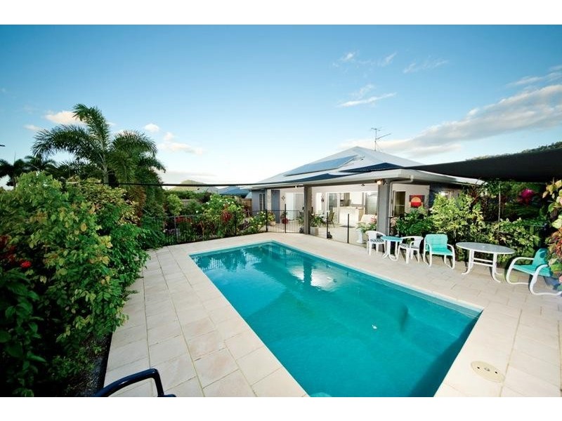 6 Tanjong Cl, Kewarra Beach QLD 4879