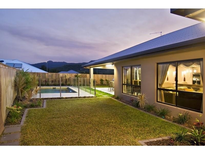 11 Bowline Place, Trinity Beach QLD 4879