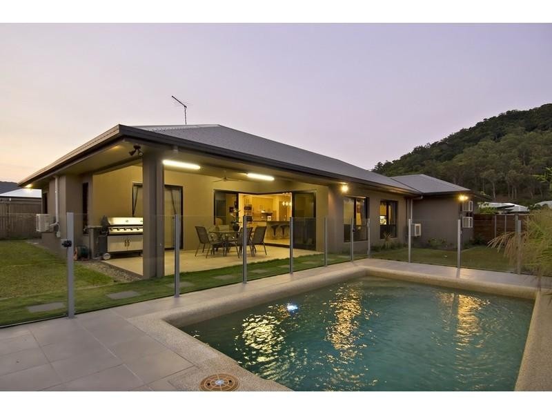 11 Bowline Place, Trinity Beach QLD 4879