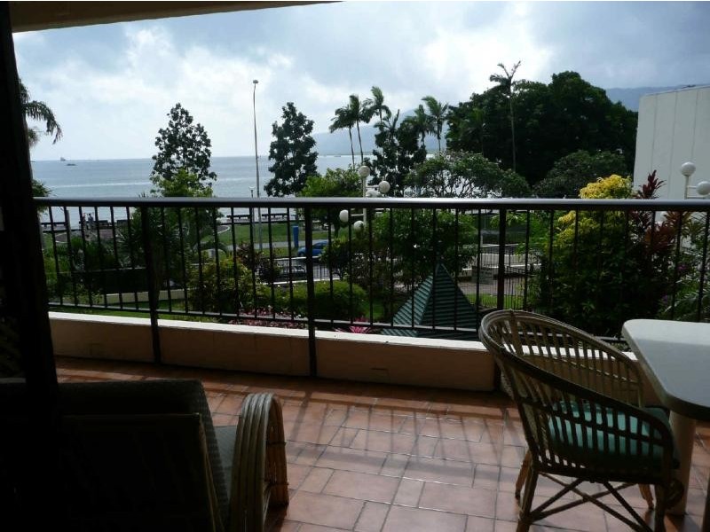 7/107 Esplanade, Cairns QLD 4870