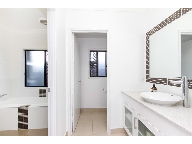 5 Bowline Close, Trinity Beach QLD 4879