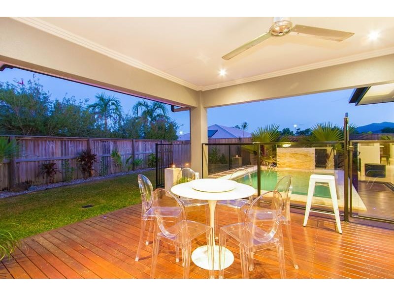 5 Bowline Close, Trinity Beach QLD 4879