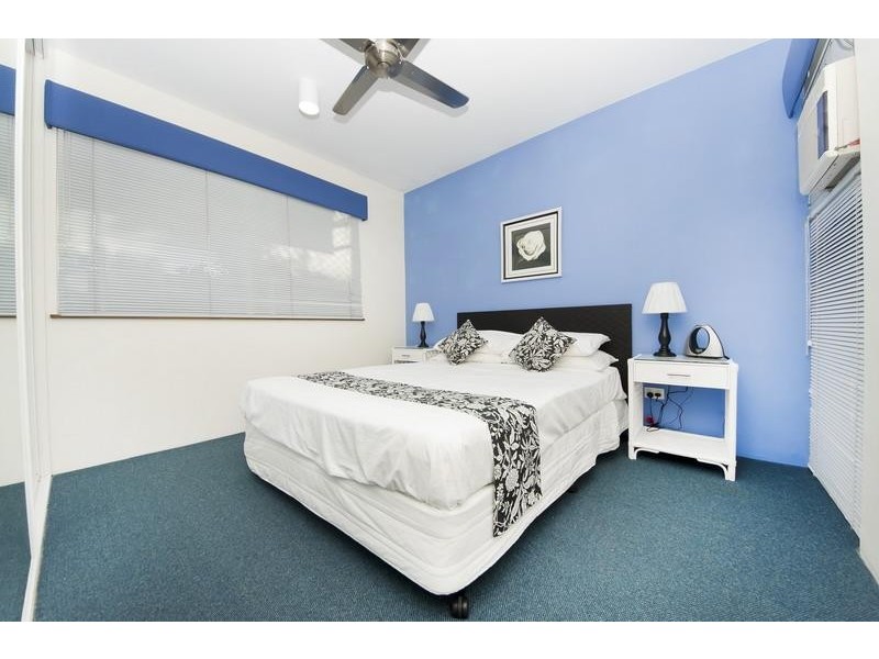 11/1 Poinciana St, Holloways Beach QLD 4878