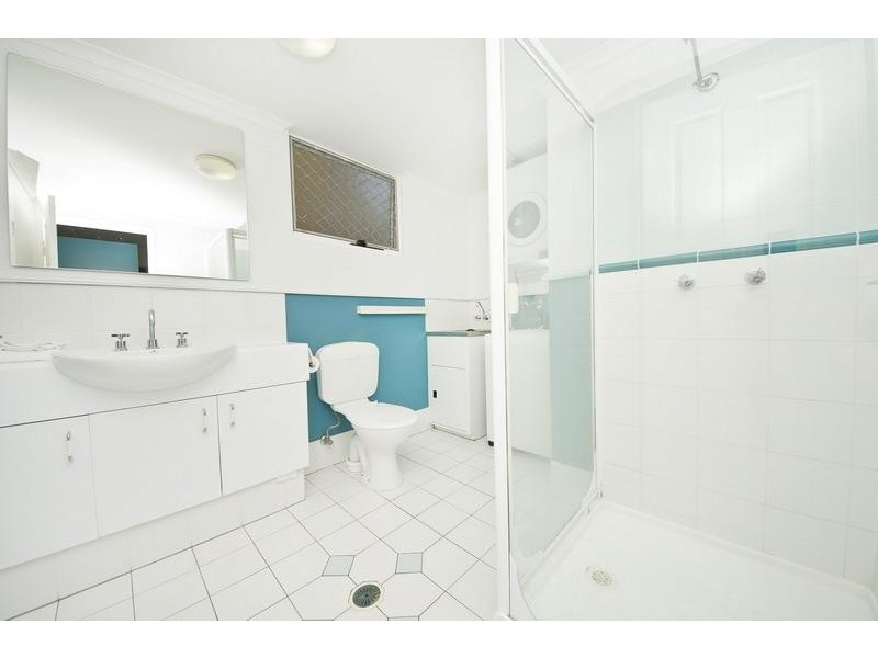 11/1 Poinciana St, Holloways Beach QLD 4878