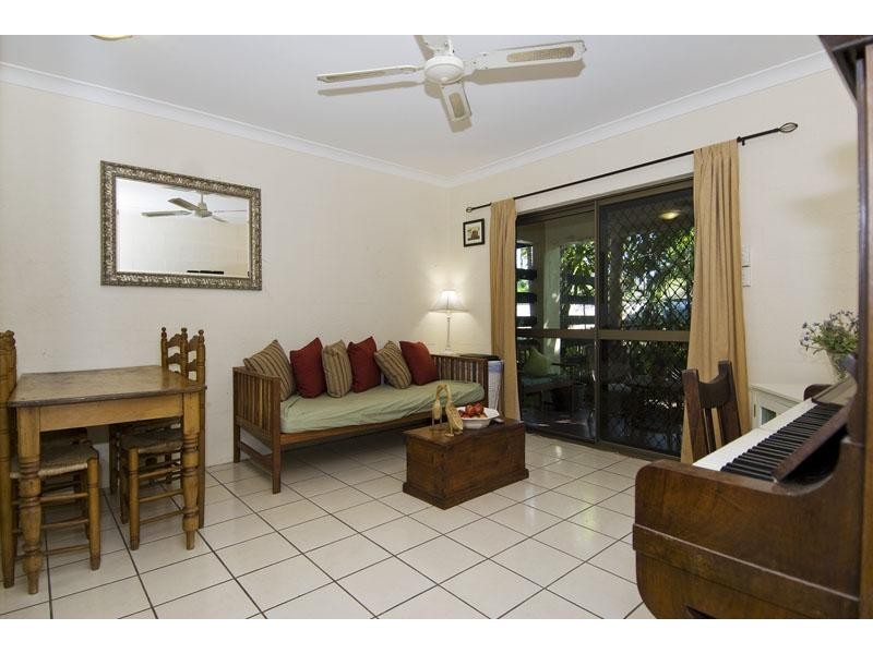 2/11 Vallely St, Freshwater QLD 4870