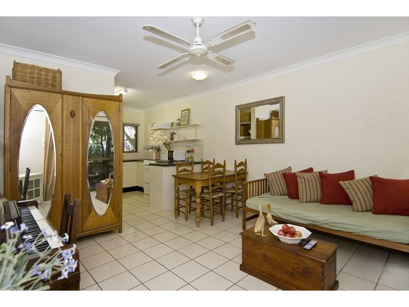 2/11 Vallely St, Freshwater QLD 4870