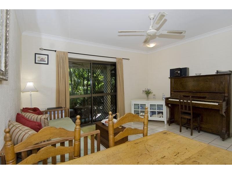 2/11 Vallely St, Freshwater QLD 4870