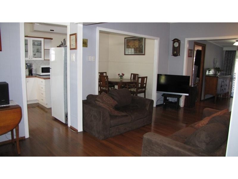 46 Collinson Street, Westcourt QLD 4870