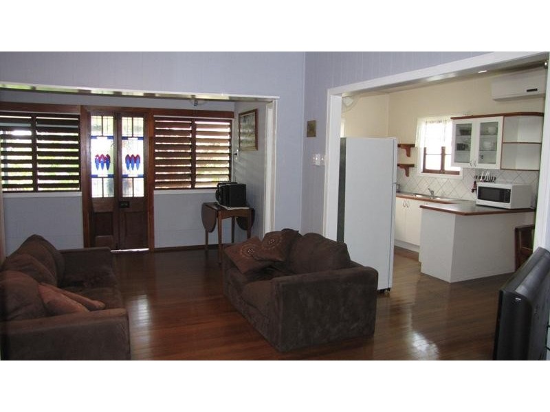 46 Collinson Street, Westcourt QLD 4870