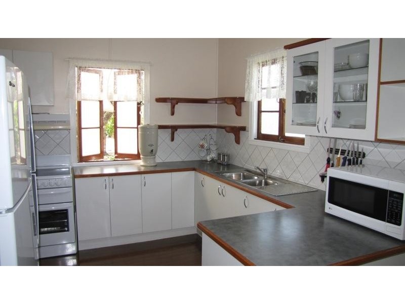 46 Collinson Street, Westcourt QLD 4870