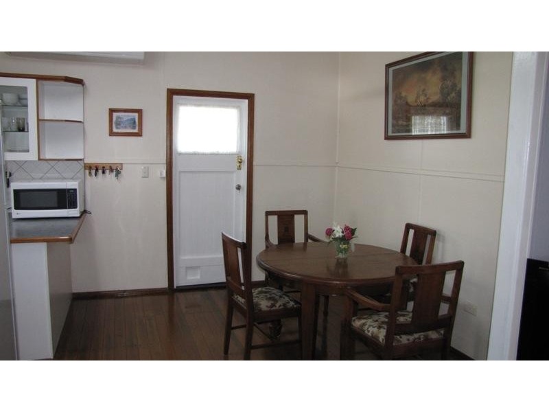 46 Collinson Street, Westcourt QLD 4870