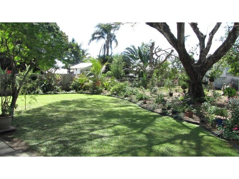 46 Collinson Street, Westcourt QLD 4870