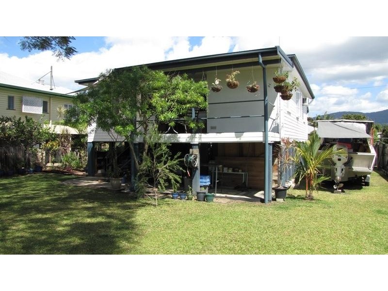 46 Collinson Street, Westcourt QLD 4870