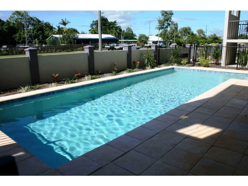 1/2 Cannon Street, Manunda QLD 4870