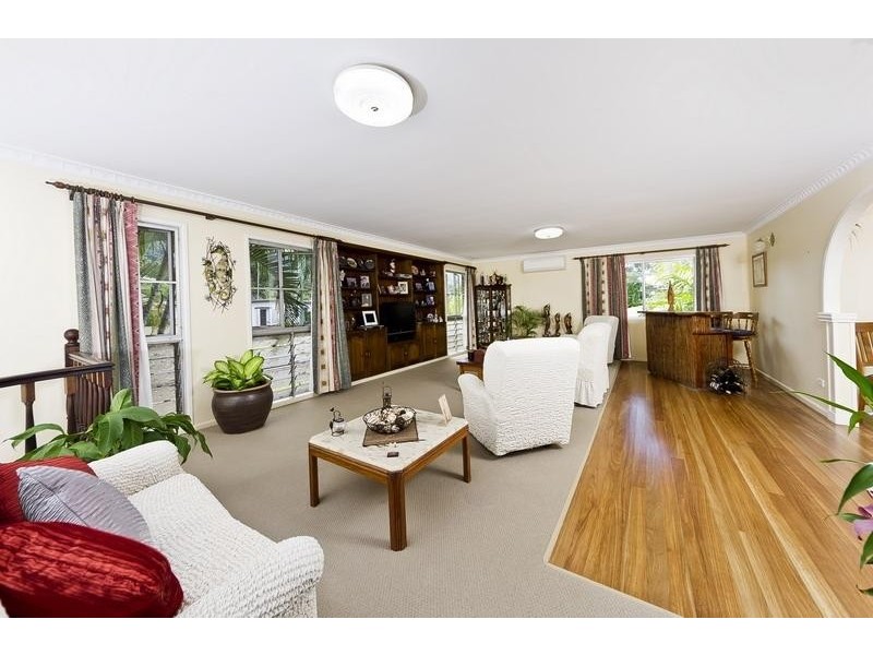 7 Hillview Cres, Whitfield QLD 4870