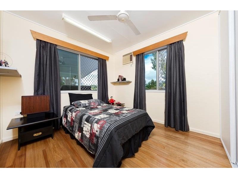 7 Hillview Cres, Whitfield QLD 4870