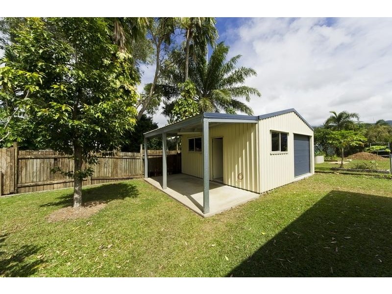 7 Hillview Cres, Whitfield QLD 4870