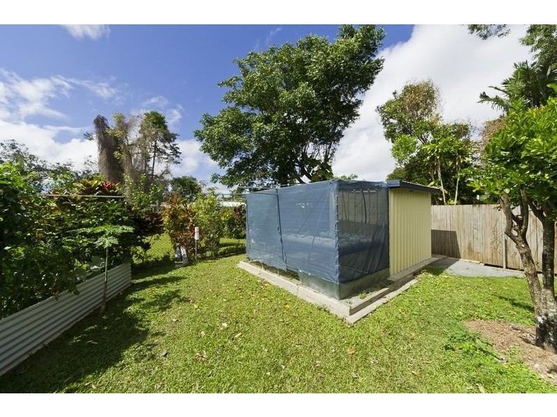 7 Hillview Cres, Whitfield QLD 4870