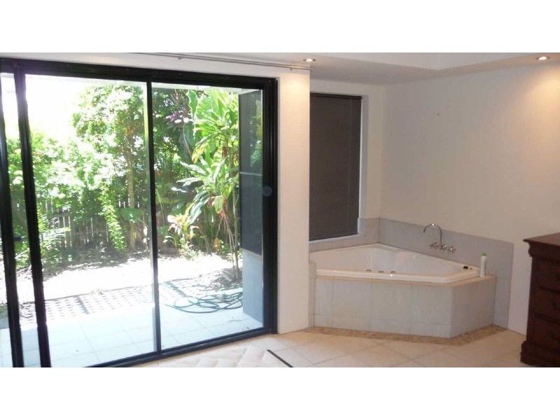 18/22 Oyster Court, Trinity Beach QLD 4879