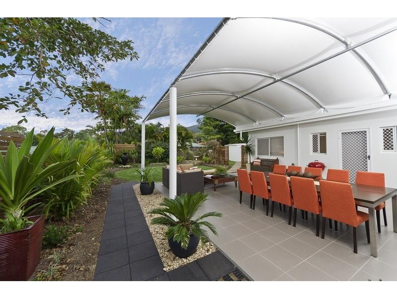 2 Redfern Place, Mooroobool QLD 4870