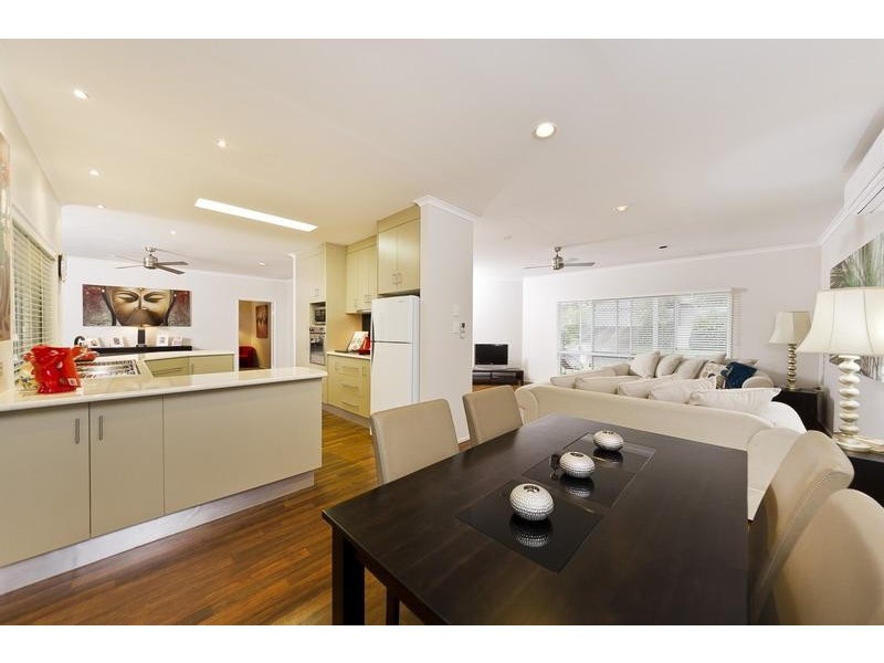 2 Redfern Place, Mooroobool QLD 4870