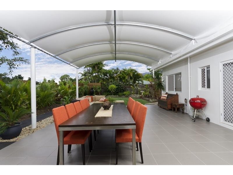 2 Redfern Place, Mooroobool QLD 4870