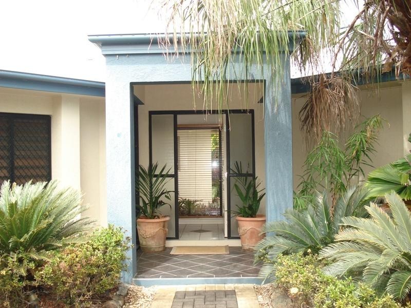 1 Venice Close, Kewarra Beach QLD 4879