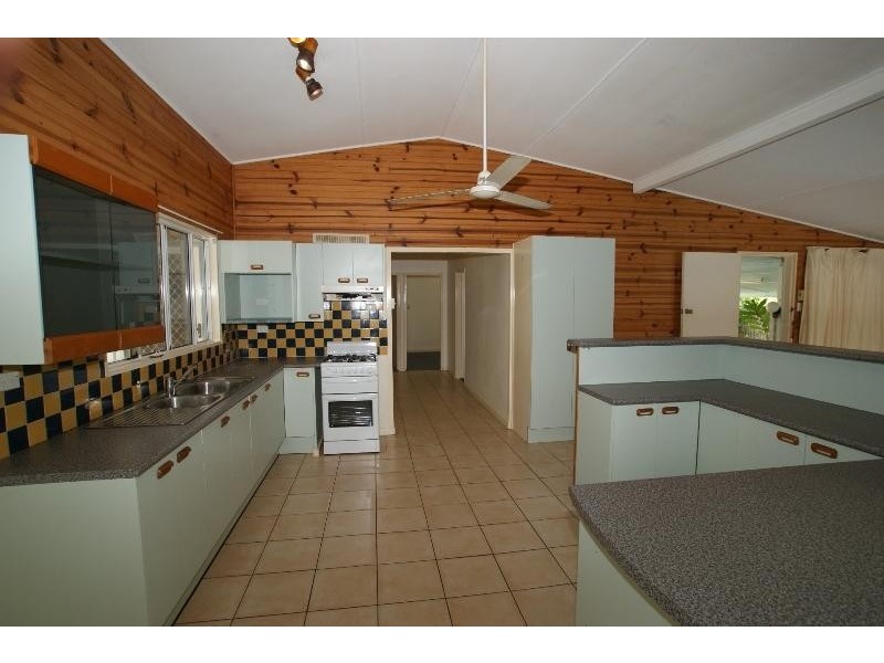 209 Jensen Street, Whitfield QLD 4870