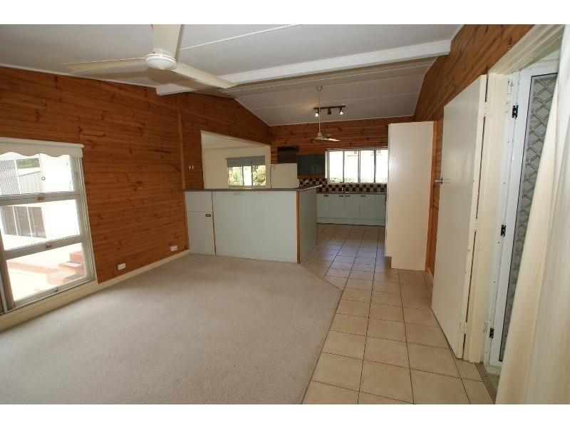 209 Jensen Street, Whitfield QLD 4870