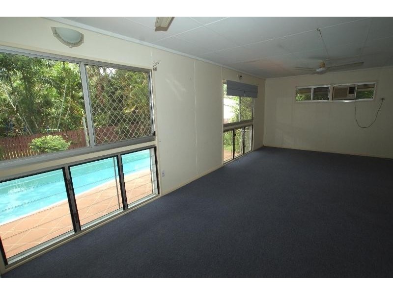 209 Jensen Street, Whitfield QLD 4870