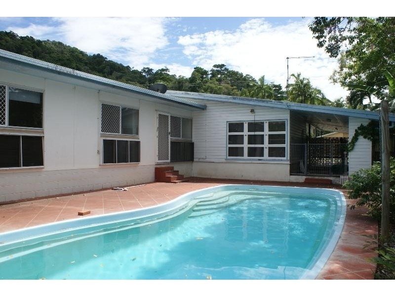 209 Jensen Street, Whitfield QLD 4870