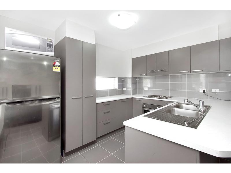 3/109 Callaghan St, Mooroobool QLD 4870