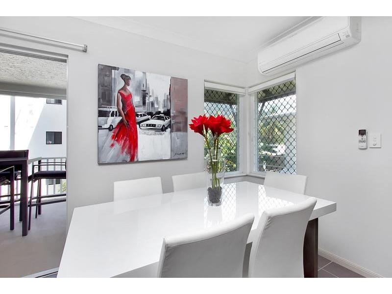 3/109 Callaghan St, Mooroobool QLD 4870