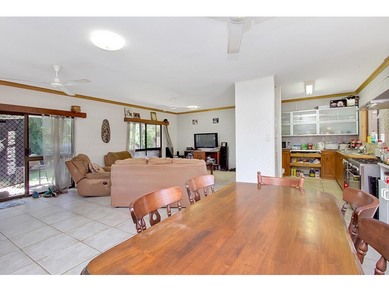 1 Bulolo Close, Trinity Beach QLD 4879