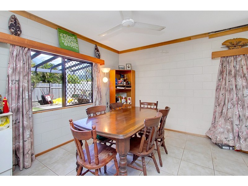 1 Bulolo Close, Trinity Beach QLD 4879