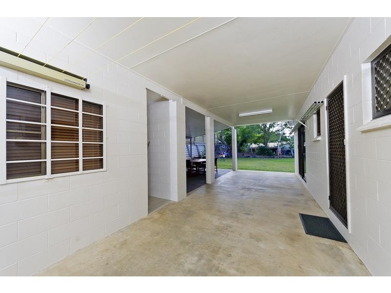 12 Harrison Close, Kanimbla QLD 4870