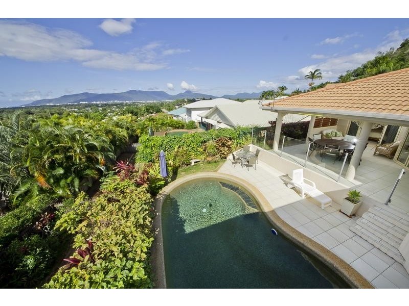 10 Rosemont Court, Mooroobool QLD 4870