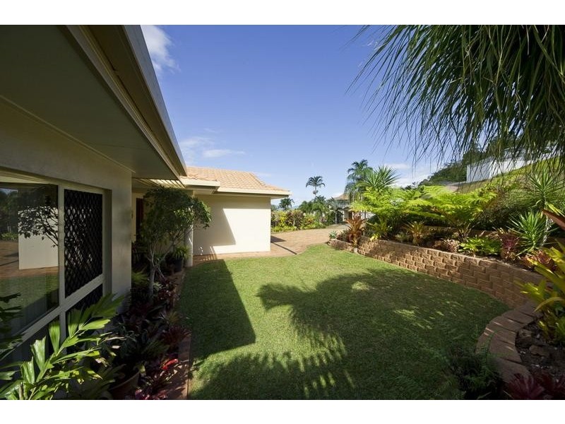 10 Rosemont Court, Mooroobool QLD 4870