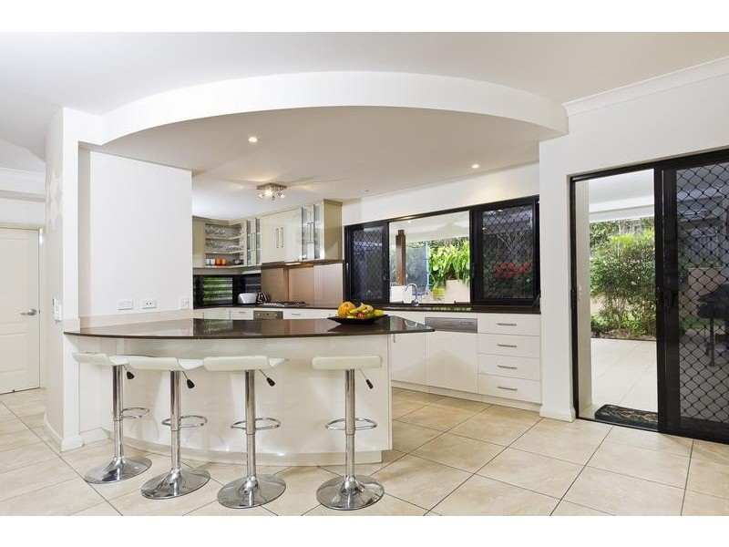 17 Rainbow Street, Kanimbla QLD 4870