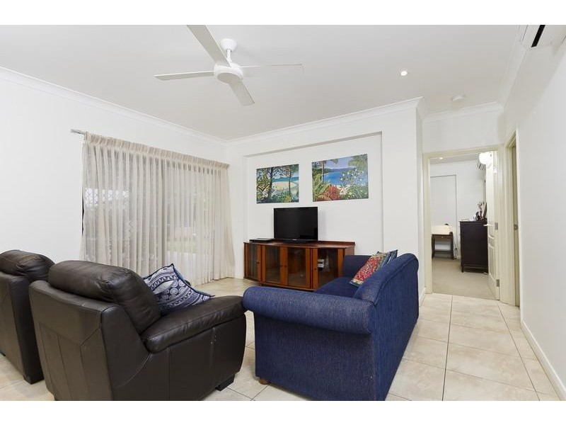 17 Rainbow Street, Kanimbla QLD 4870