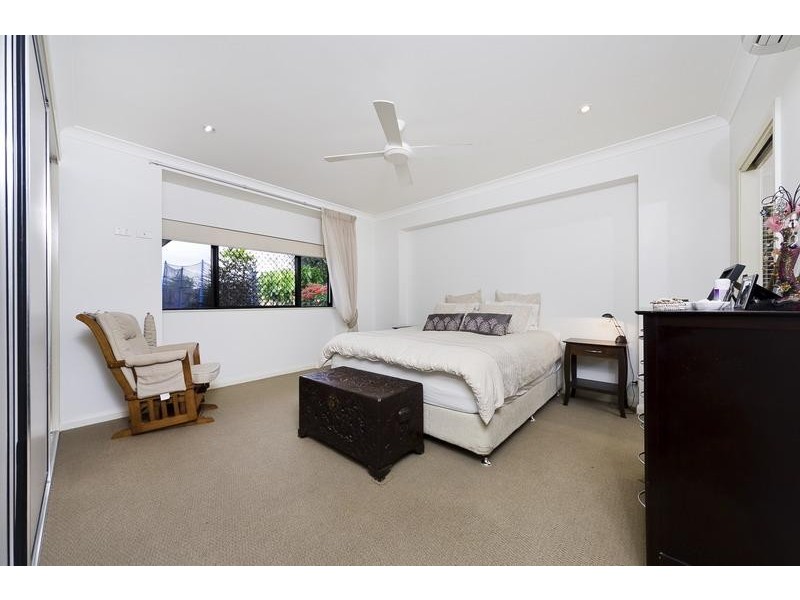 17 Rainbow Street, Kanimbla QLD 4870