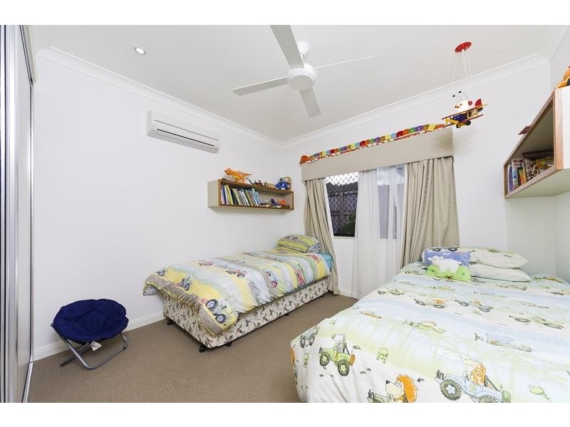 17 Rainbow Street, Kanimbla QLD 4870